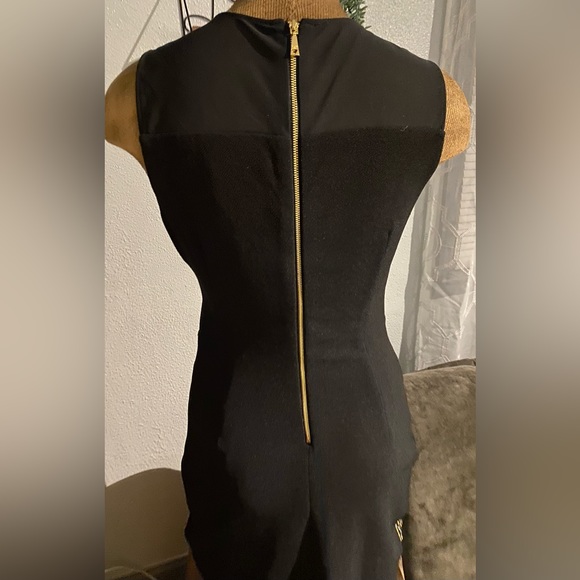 GUESS Los Angeles Sleeveless Dress - Picture 7 of 9